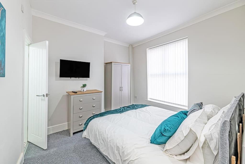 Luxury 5 Bedroom Holiday Home Within Prescot Extérieur photo