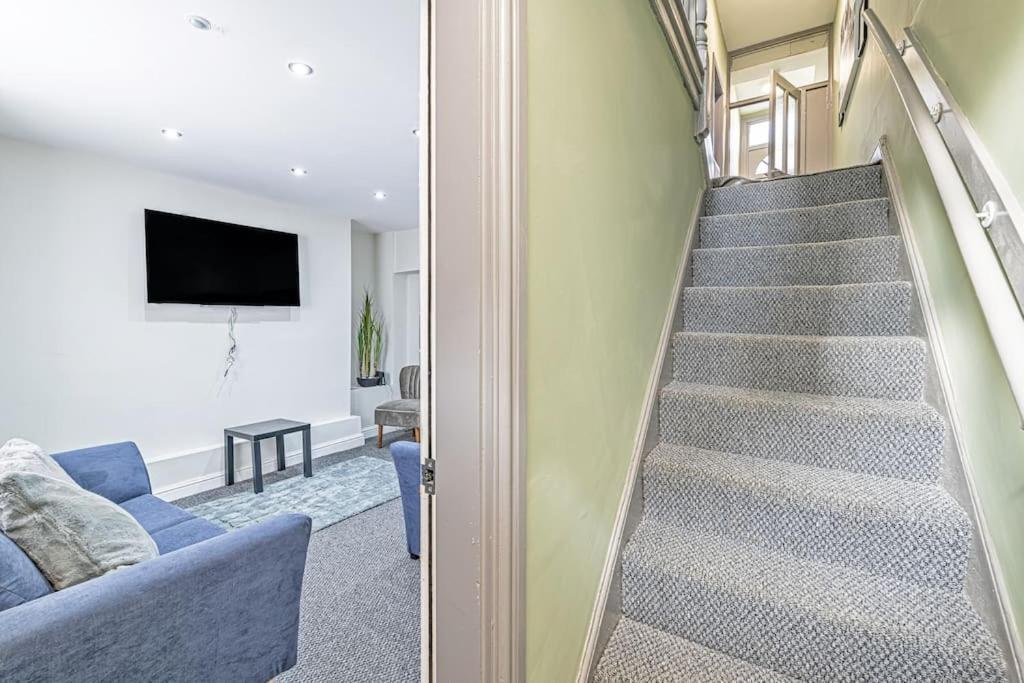 Luxury 5 Bedroom Holiday Home Within Prescot Extérieur photo